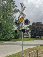 The remaining crossing signal on 7th St. SE